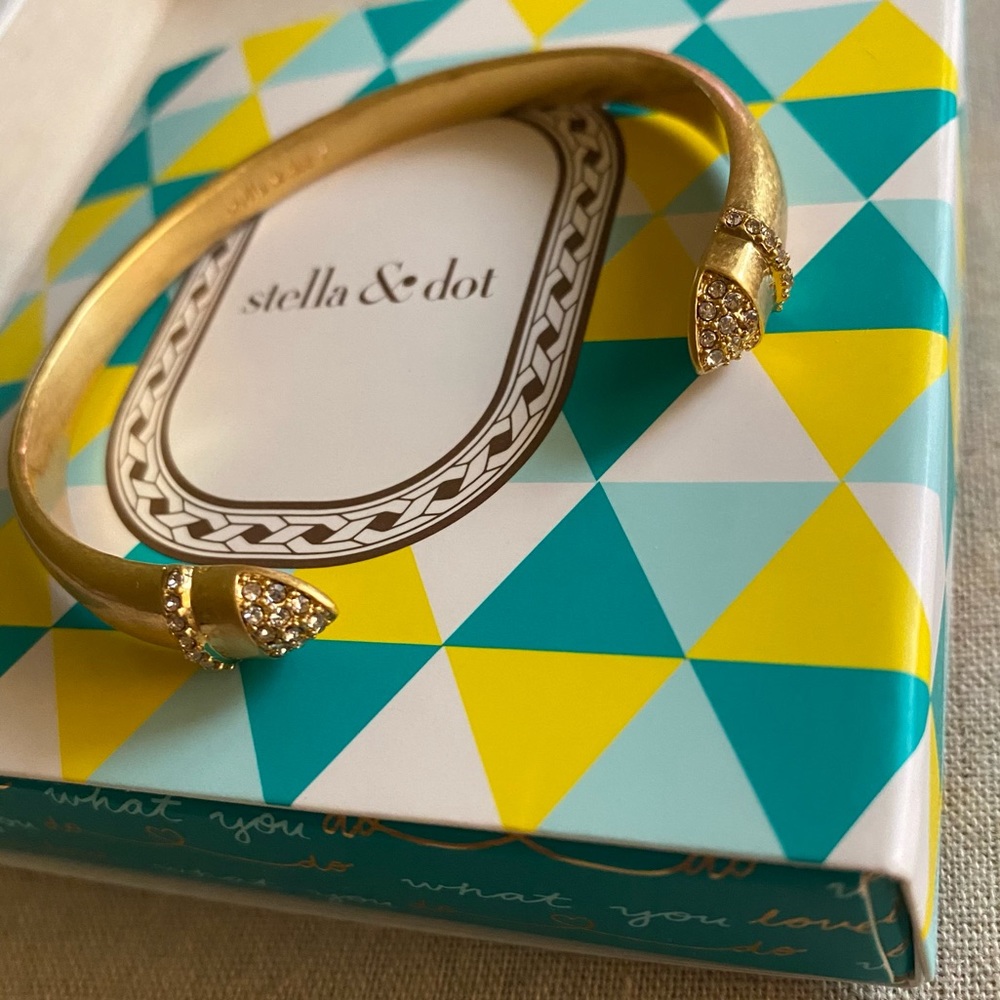 NWT STELLA & DOT Gold Pavé Ansley Cuff ✨ - Picture 4 of 11